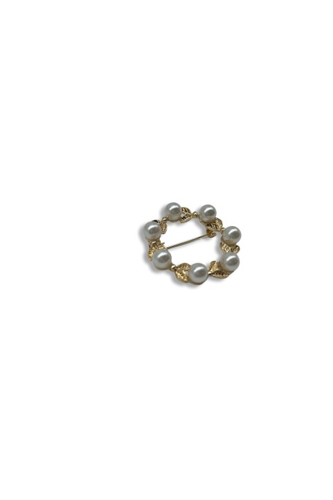 Pearl circle brooch