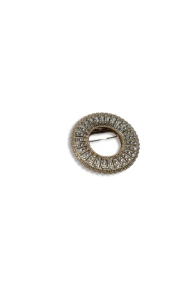 Gold circle brooch
