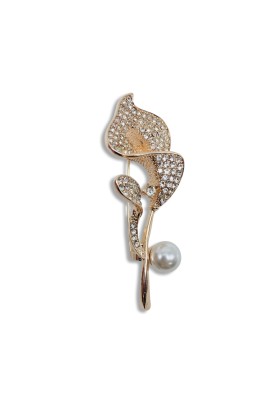 Calla lily pearl brooch