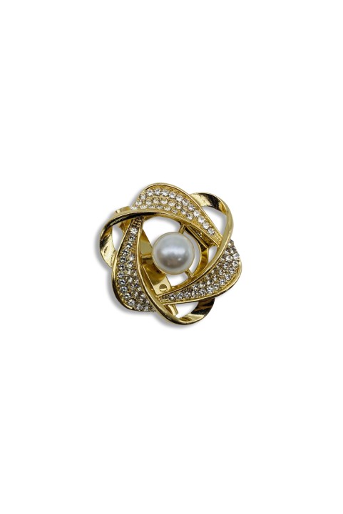 Round pearl brooch